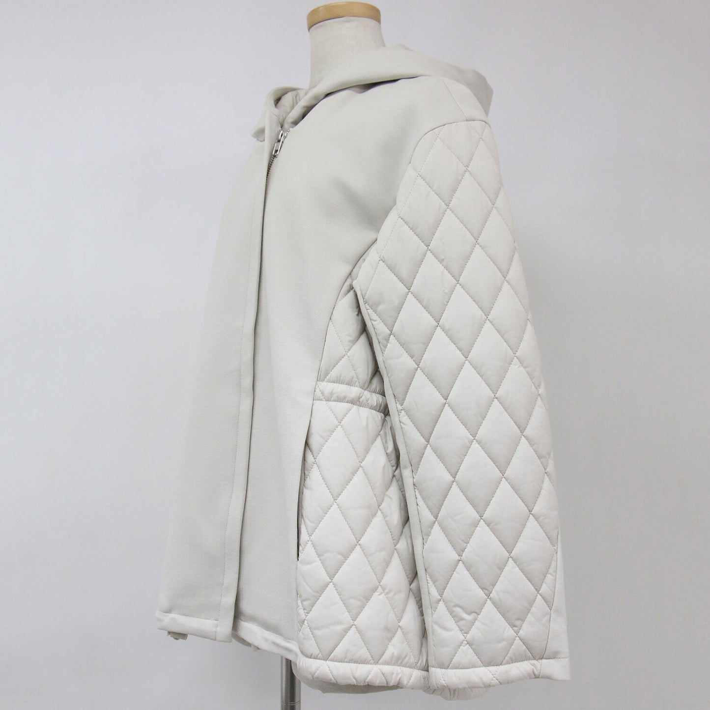 Indivi Blouson Jacket Beige Size 38 M Long Sleeve Hood Jersey Quilted Switching