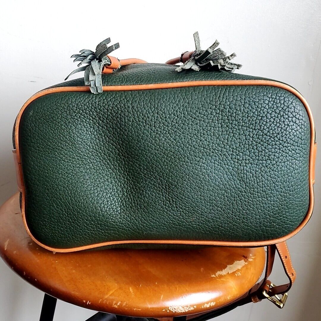 975 Dooney Bourke Drawstringone Shoulder Bag Green Grain Leather Vintage