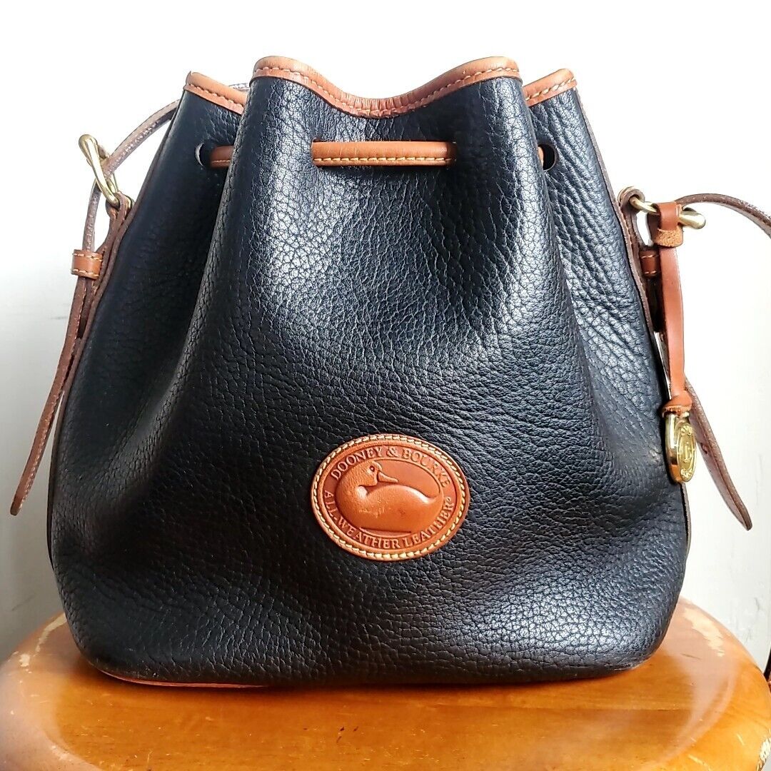 979 Dooney Bourke Drawstringone Shoulder Bag Grain Leather Vintage