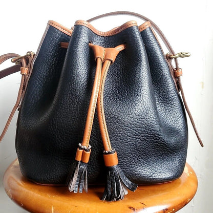 979 Dooney Bourke Drawstringone Shoulder Bag Grain Leather Vintage