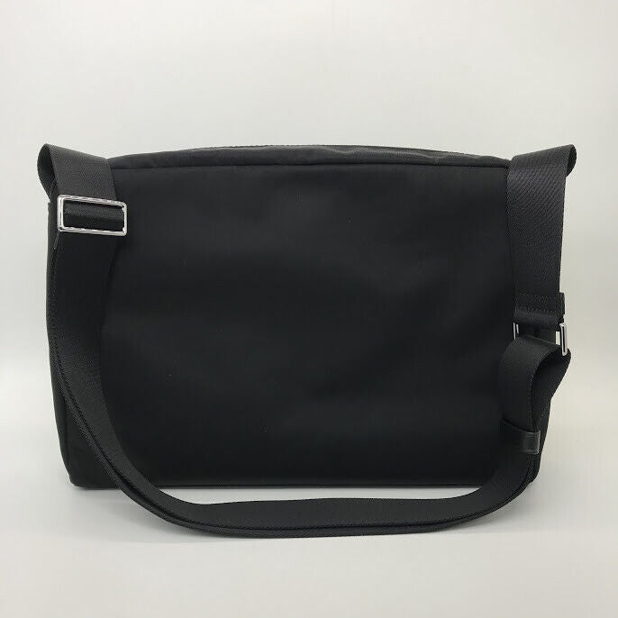 Michael Kors Kent Large Nylon Messenger Bag Black Good Condition